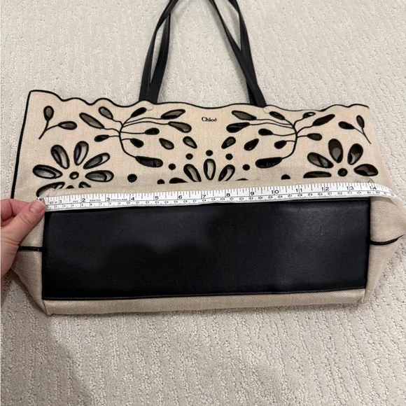 Chloe Kamilla east west eyelet broderie linen tote with leather handles - Picture 10 of 14